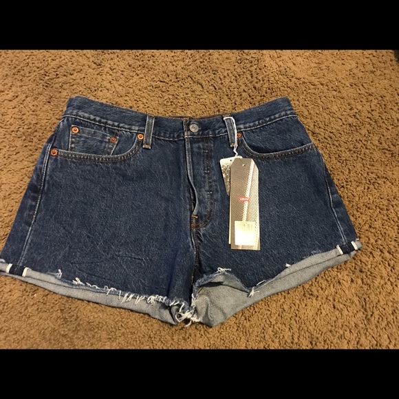 Levi's Pants - Women’s Levi shorts